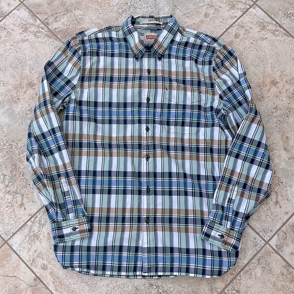 Levi’s Plaid Long Sleeve Button Down Shirt Men’s M Medium Regular Fit Cotton